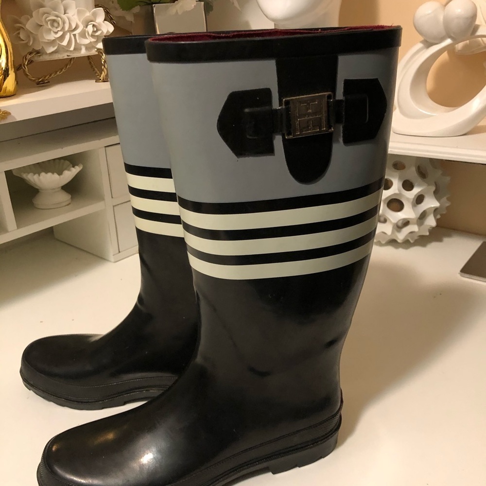 Tommy Hilfiger rain boots great conditions